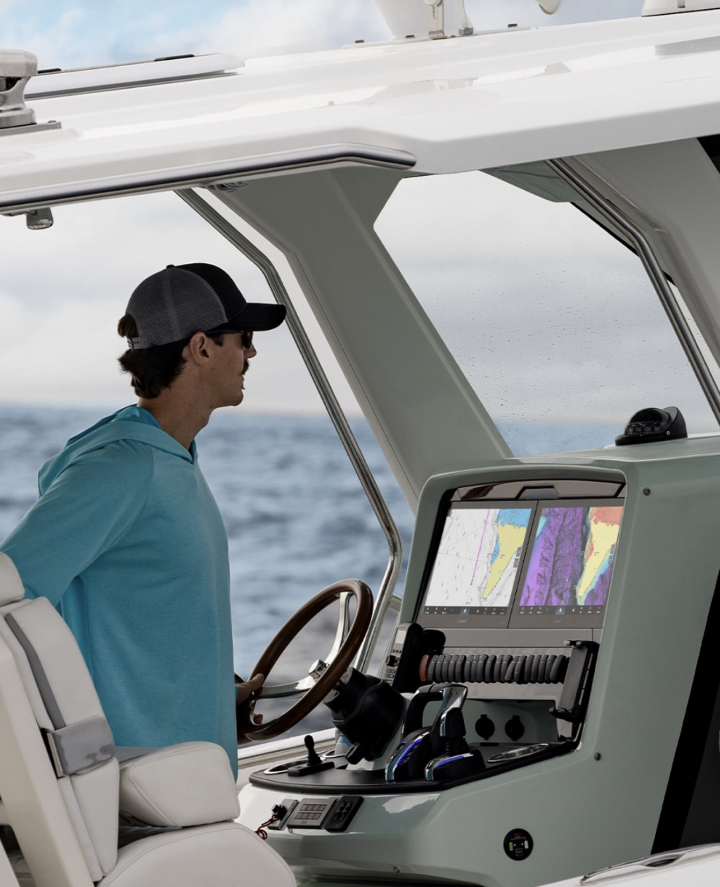 Fishfinder met weergaloos 4K scherm & met spraak bedienen!