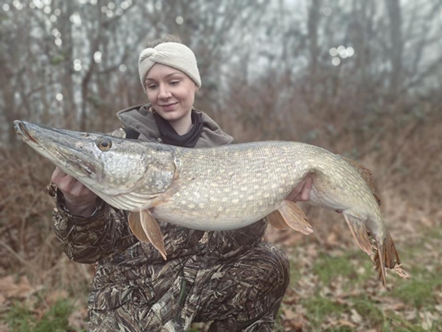 Roofmeister INSIDE: Zeldzaam dikke baarzen, snoekbaars van 92 cm en ode aan het kantvissen!