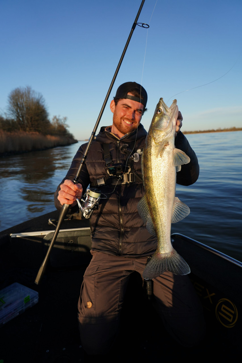 Zo vang je meer snoekbaars in troebel water – Zonder fishfinder!