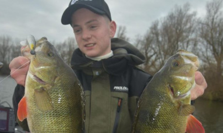 Jiggend en met de C rig op megabaars – Dominique met Luc Coppens