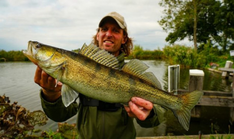 Roofmeister INSIDE: Recente dood aas mega snoeken & waden op monsters!