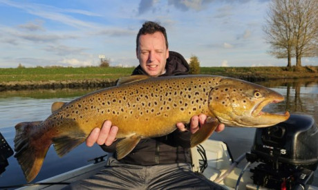 ***BREAKING*** MEGA zalm of zeeforel in NL!