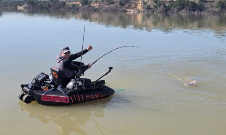 GIGA meerval van 2,60 meter vanuit de bellyboat!!!